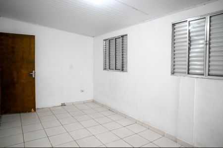 Quarto 2 de casa para alugar com 2 quartos, 60m² em Vila Liviero, São Paulo