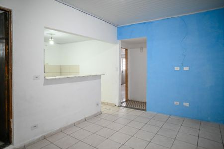 Sala de casa para alugar com 2 quartos, 60m² em Vila Liviero, São Paulo