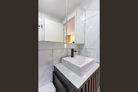 Banheiro de apartamento para alugar com 1 quarto, 24m² em Bonfim, Osasco