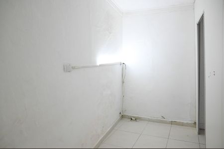Closet de casa para alugar com 1 quarto, 80m² em Vila Liviero, São Paulo