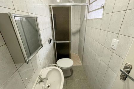 Banheiro de casa para alugar com 1 quarto, 35m² em Vila Dionisia, São Paulo