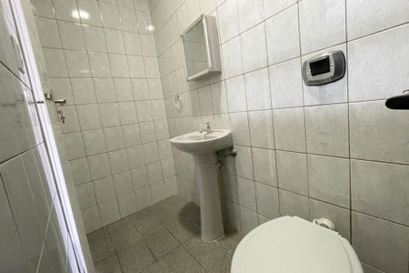 Banheiro de casa para alugar com 1 quarto, 35m² em Vila Dionisia, São Paulo