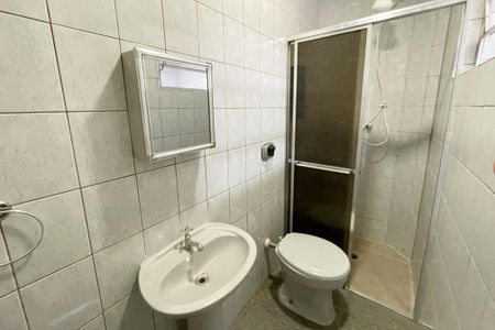 Banheiro de casa para alugar com 1 quarto, 35m² em Vila Dionisia, São Paulo