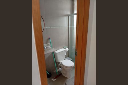 Banheiro de apartamento para alugar com 1 quarto, 41m² em Jardim Imperador, Praia Grande