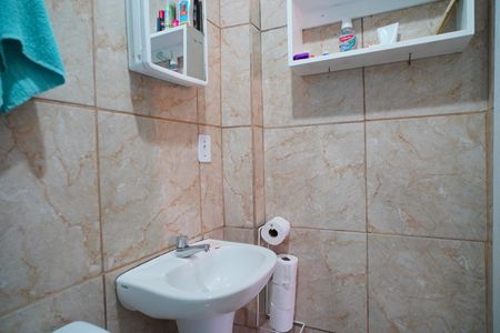 Banheiro de casa à venda com 1 quarto, 45m² em Passo das Pedras, Porto Alegre