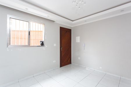 Sala de casa de condomínio à venda com 2 quartos, 75m² em Vila Carmosina, São Paulo