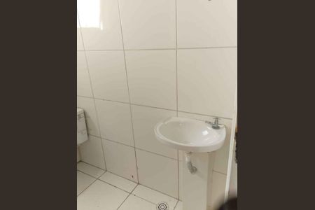 Banheiro de apartamento para alugar com 2 quartos, 50m² em Jardim Sao Domingos, Guarulhos