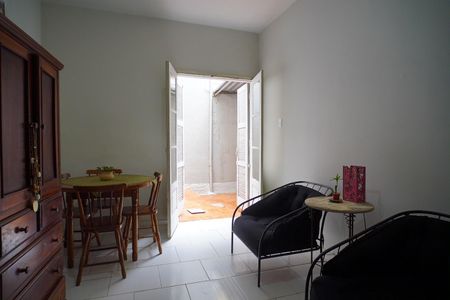 Sala de apartamento para alugar com 1 quarto, 40m² em Auxiliadora, Porto Alegre