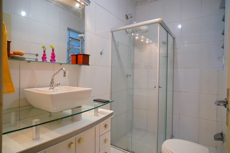 Banheiro de apartamento para alugar com 1 quarto, 40m² em Auxiliadora, Porto Alegre