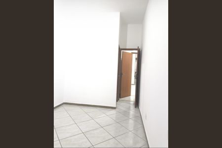 Quarto de casa para alugar com 2 quartos, 100m² em Marechal Hermes, Rio de Janeiro