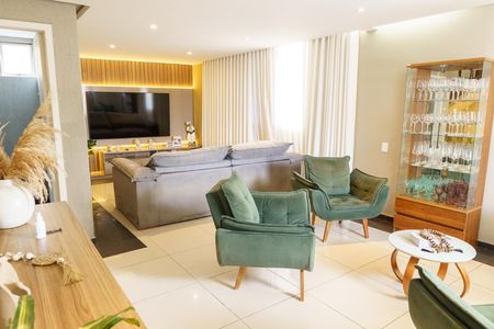 Sala de casa à venda com 4 quartos, 384m² em Santa Cruz Industrial, Contagem