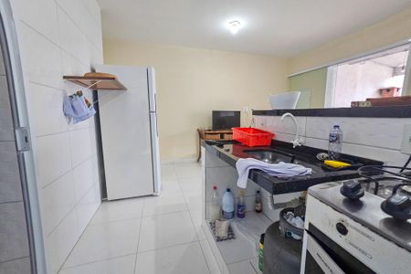 cozinha de casa para alugar com 3 quartos, 80m² em Balneario Praia do Perequê, Guarujá