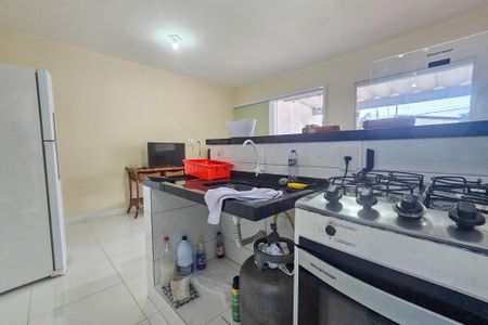 cozinha de casa para alugar com 3 quartos, 80m² em Balneario Praia do Perequê, Guarujá