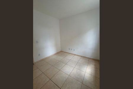 Quarto de apartamento para alugar com 2 quartos, 24m² em Jardim Arco-Iris, Cotia