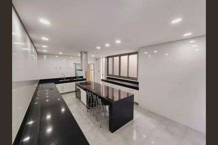 Casa para alugar com 4 quartos, 510m² em Mangabeiras, Belo Horizonte