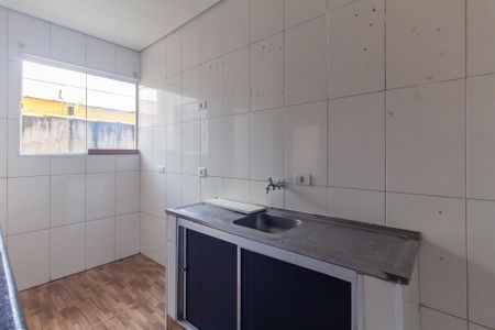 Cozinha de apartamento para alugar com 1 quarto, 40m² em Vila Erna, São Paulo