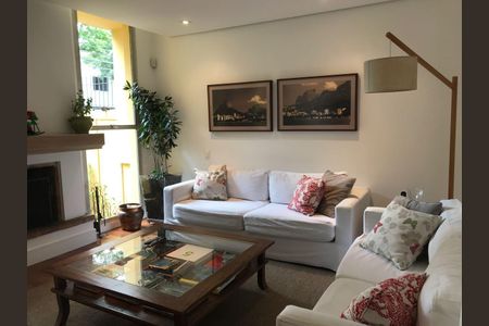 Casa à venda com 3 quartos, 180m² em Moema, São Paulo