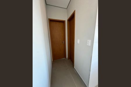 Corredor de casa de condomínio para alugar com 1 quarto, 33m² em Macuco, Santos