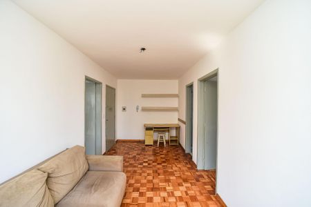 Sala de apartamento para alugar com 1 quarto, 43m² em Passo D’areia, Porto Alegre