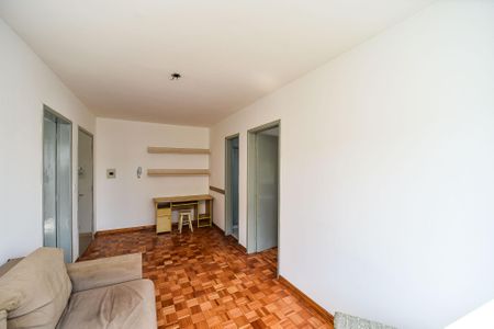 Sala de apartamento para alugar com 1 quarto, 43m² em Passo D’areia, Porto Alegre