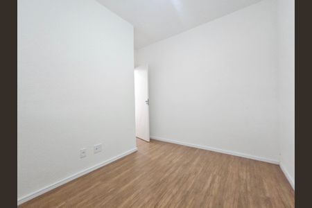 Quarto 1 de apartamento para alugar com 2 quartos, 45m² em Jardim São Luís, São Paulo