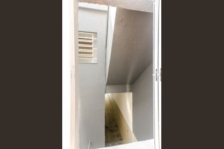 Quarto - Janela de casa para alugar com 2 quartos, 42m² em Vila Bela Vista (zona Norte), São Paulo