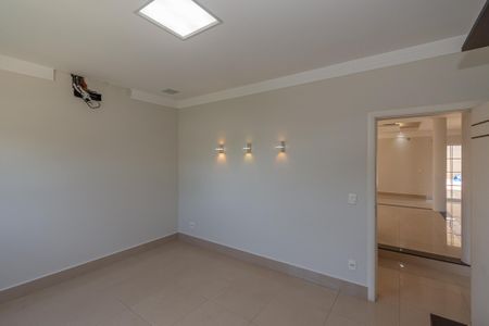 Sala de TV de casa de condomínio para alugar com 3 quartos, 300m² em Jardim Santa Rita de Cassia, Hortolândia