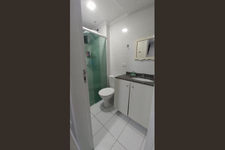 Banheiro de apartamento para alugar com 3 quartos, 63m² em Fazendinha, Curitiba