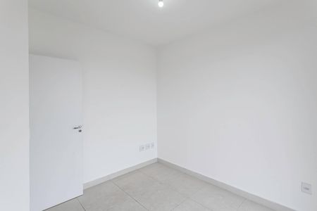 Quarto de apartamento à venda com 2 quartos, 91m² em Arvoredo, Contagem