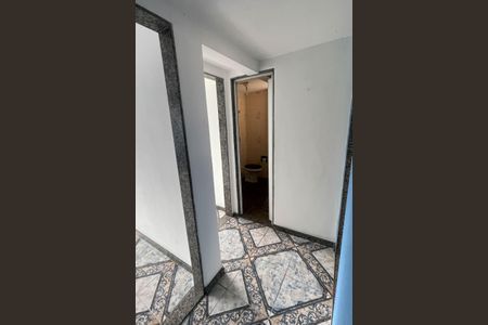 Corredor de apartamento para alugar com 2 quartos, 55m² em Jardim Vinte E Cinco de Agosto, Duque de Caxias