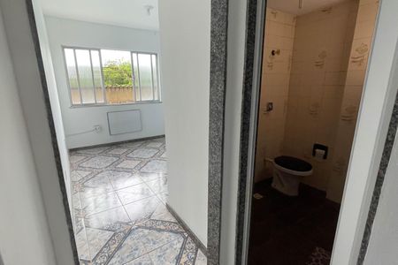 Corredor de apartamento para alugar com 2 quartos, 55m² em Jardim Vinte E Cinco de Agosto, Duque de Caxias