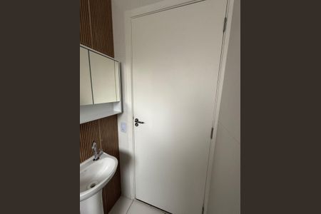Banheiro de apartamento para alugar com 2 quartos, 42m² em Jardim Egle, São Paulo