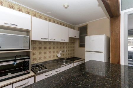 Cozinha de apartamento para alugar com 1 quarto, 30m² em Azenha, Porto Alegre