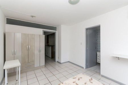 Quarto de apartamento para alugar com 1 quarto, 30m² em Azenha, Porto Alegre