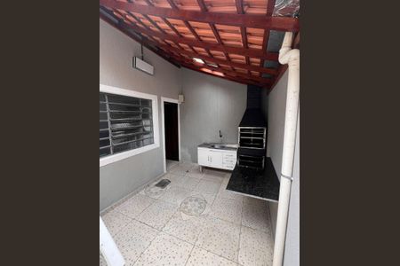 Casa à venda com 3 quartos, 162m² em Vila Salete, São Paulo