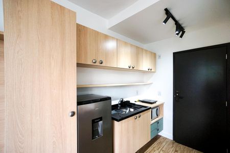 Cozinha de kitnet/studio para alugar com 1 quarto, 23m² em Vila Azevedo, São Paulo