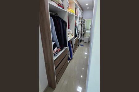 Closet de casa para alugar com 3 quartos, 200m² em Parque das Américas, Mauá