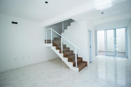 Sala de casa de condomínio para alugar com 2 quartos, 93m² em Jardim Simus, Sorocaba