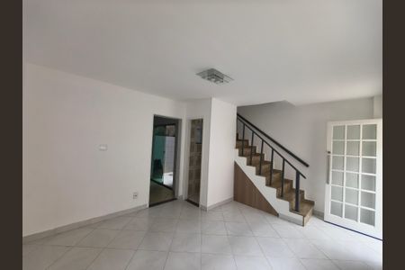 Casa de Condomínio para alugar com 2 quartos, 81m² em Pechincha, Rio de Janeiro