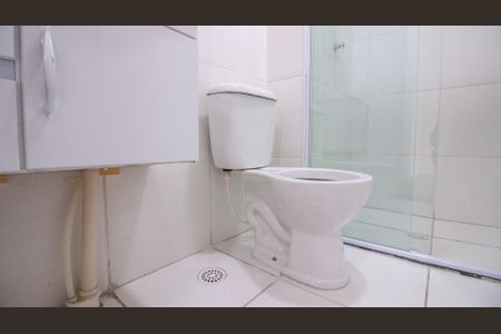 Banheiro de kitnet/studio para alugar com 1 quarto, 32m² em Vila Ema, São Paulo