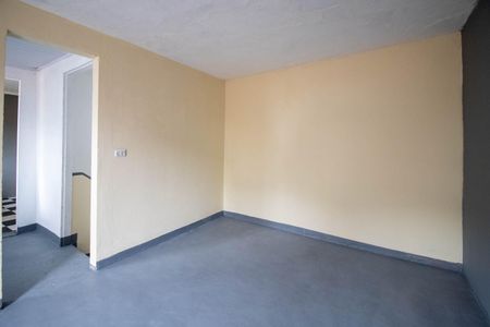 Quarto 1 de casa para alugar com 2 quartos, 70m² em Parque Pinheiros, Taboão da Serra