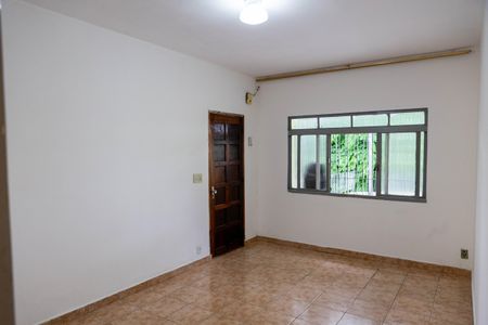 Casa para alugar com 2 quartos, 120m² em Vila Dalva, São Paulo