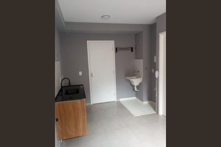 Cozinha de kitnet/studio para alugar com 1 quarto, 24m² em Cidade Satelite Santa Barbara, São Paulo
