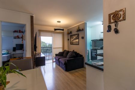 Sala de apartamento para alugar com 2 quartos, 47m² em Vila Monte Serrat, Cotia
