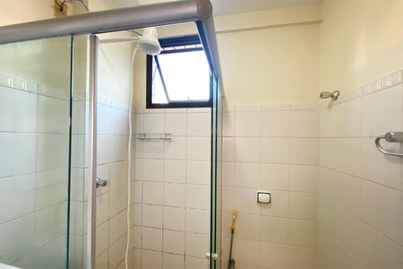 Banheiro de kitnet/studio para alugar com 1 quarto, 35m² em Centro, Belo Horizonte