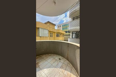 Varanda de apartamento à venda com 3 quartos, 90m² em Estoril, Belo Horizonte