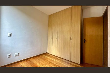 Quarto de apartamento à venda com 3 quartos, 90m² em Estoril, Belo Horizonte