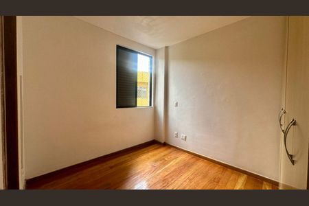 Quarto de apartamento à venda com 3 quartos, 90m² em Estoril, Belo Horizonte