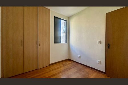 Quarto de apartamento à venda com 3 quartos, 90m² em Estoril, Belo Horizonte