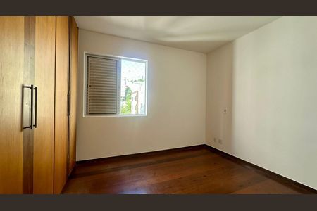 Quarto de apartamento para alugar com 3 quartos, 95m² em Buritis, Belo Horizonte